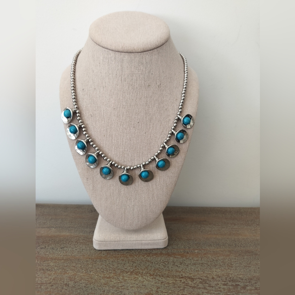 Fashion Jewelry Silver Tone and Turquoise Claws Necklace